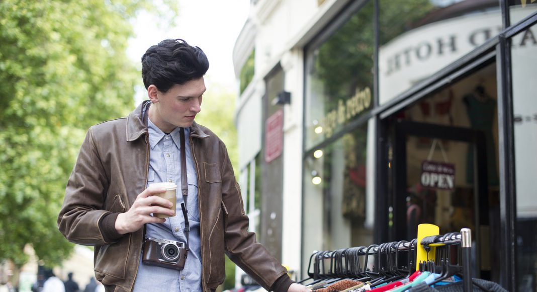 Mortal speler aanval Wij mannen shoppen het liefst online - Moderne Mannen